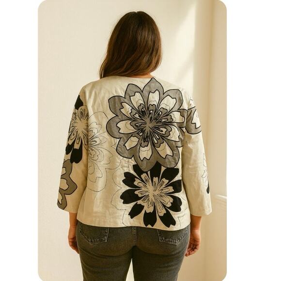 Chico’s Size 3 Floral Boho Chic Art to Wear Lagenlook Statement Jacket - Picture 2 of 7